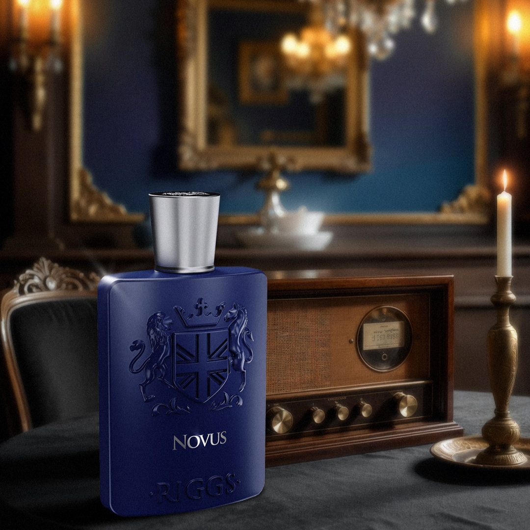 Riggs London Novus Flakon mit Wohnzimmer Hintergrund